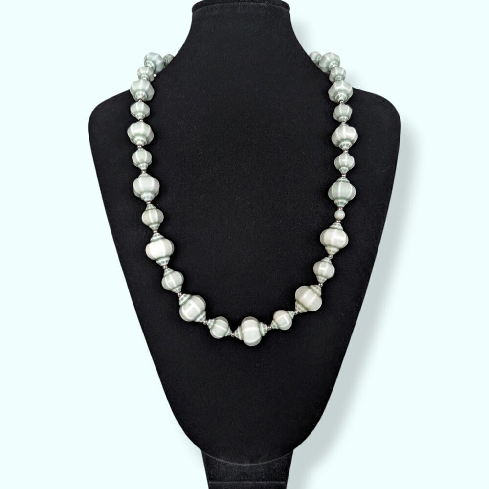 Vintage Mid-Centurty Lucite Lantern Bead Necklace
